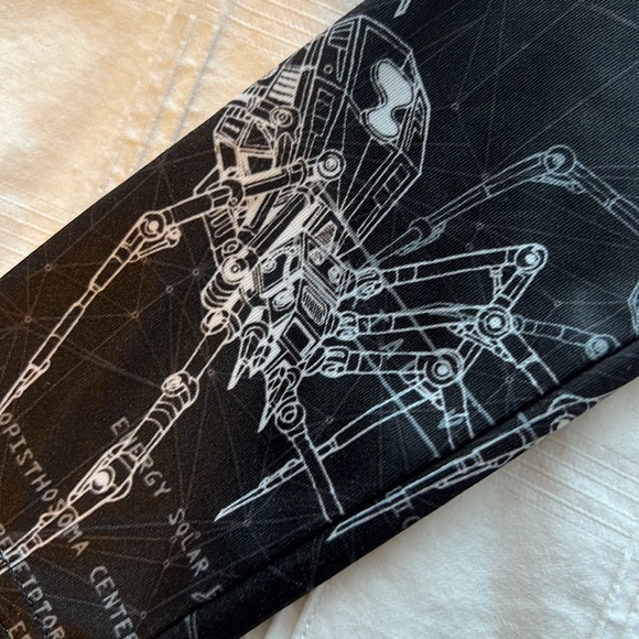 Spyder Long Sleeve Dri Fit compression Black White Mechanical Spider Ski shirt - Picture 4 of 6